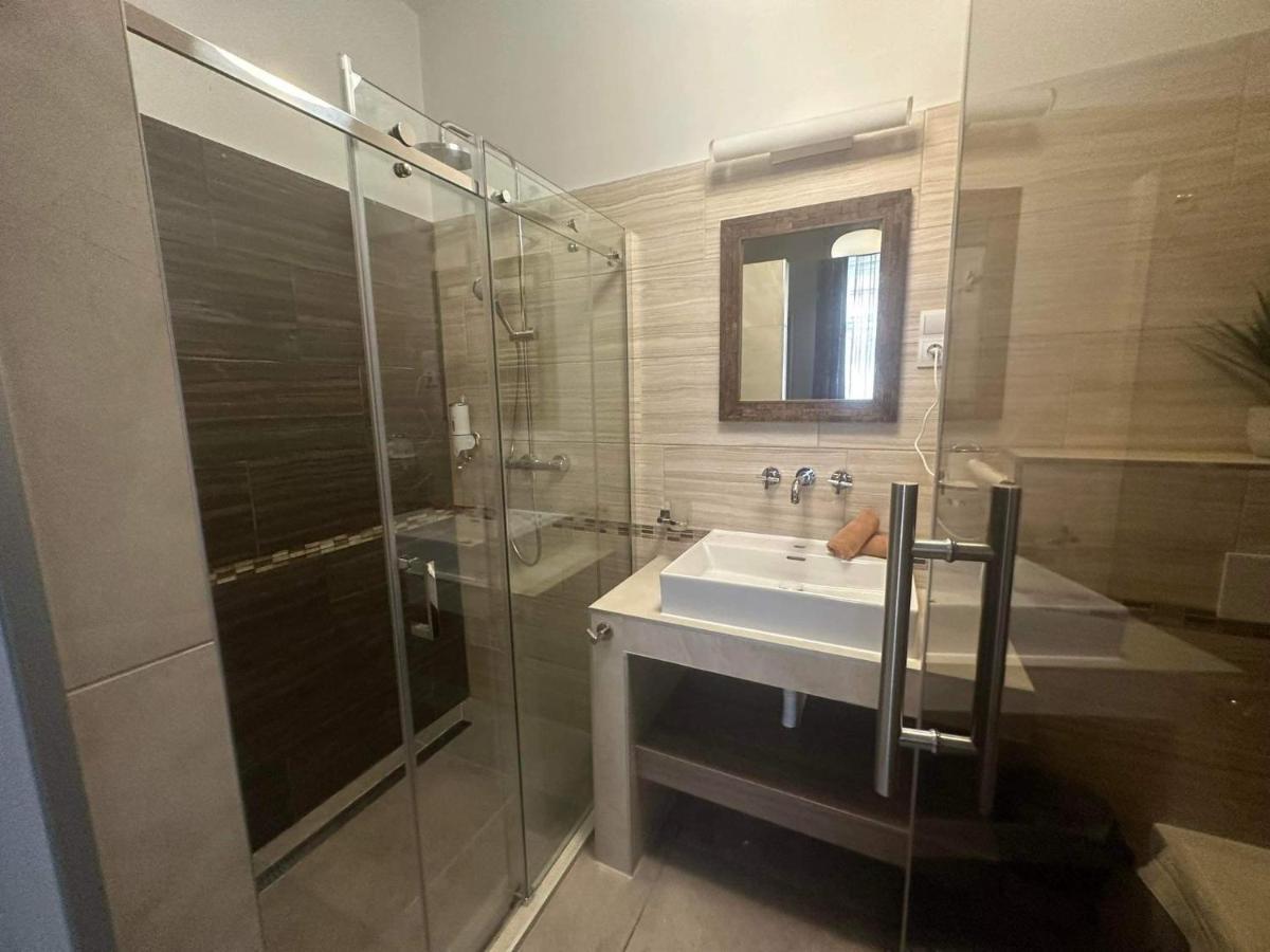 Orangehomes High Class 4 Bedroom Apartment Budapeste Exterior foto